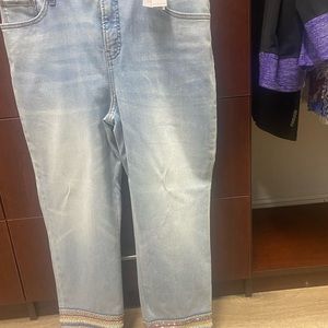 Chicos size 1.5 (size 10) crop jeans